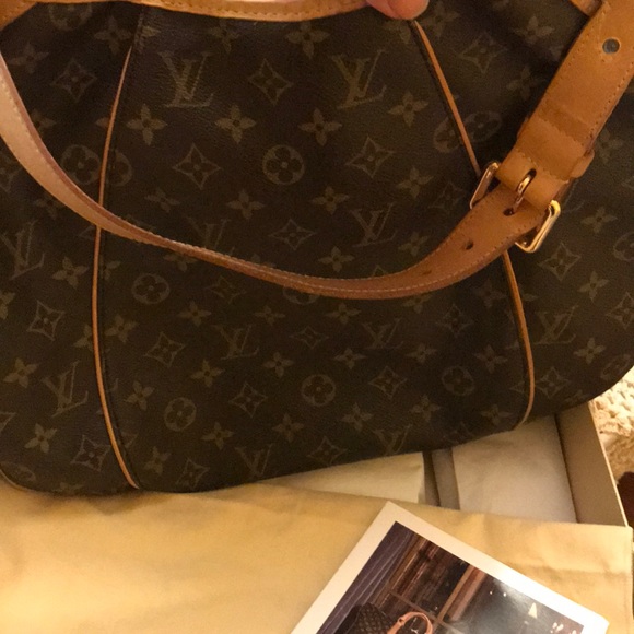 Louis Vuitton Purse - Picture 5 of 8